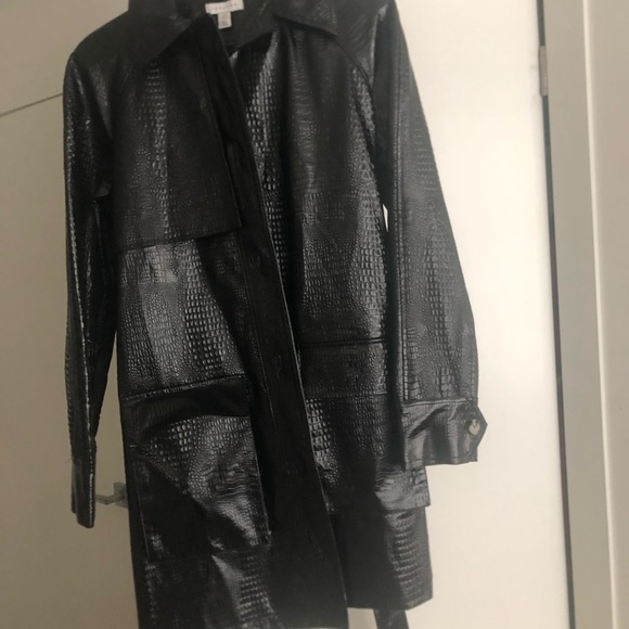 black belted faux croc embossed shacket - Picture 5 of 7